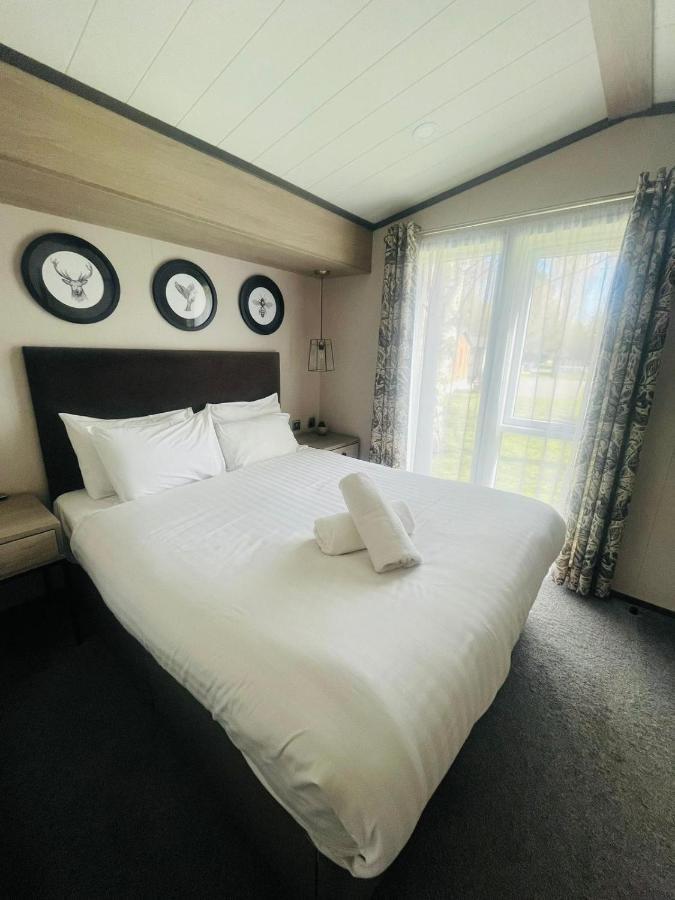 Evergreen Lodge With Hot Tub York Buitenkant foto