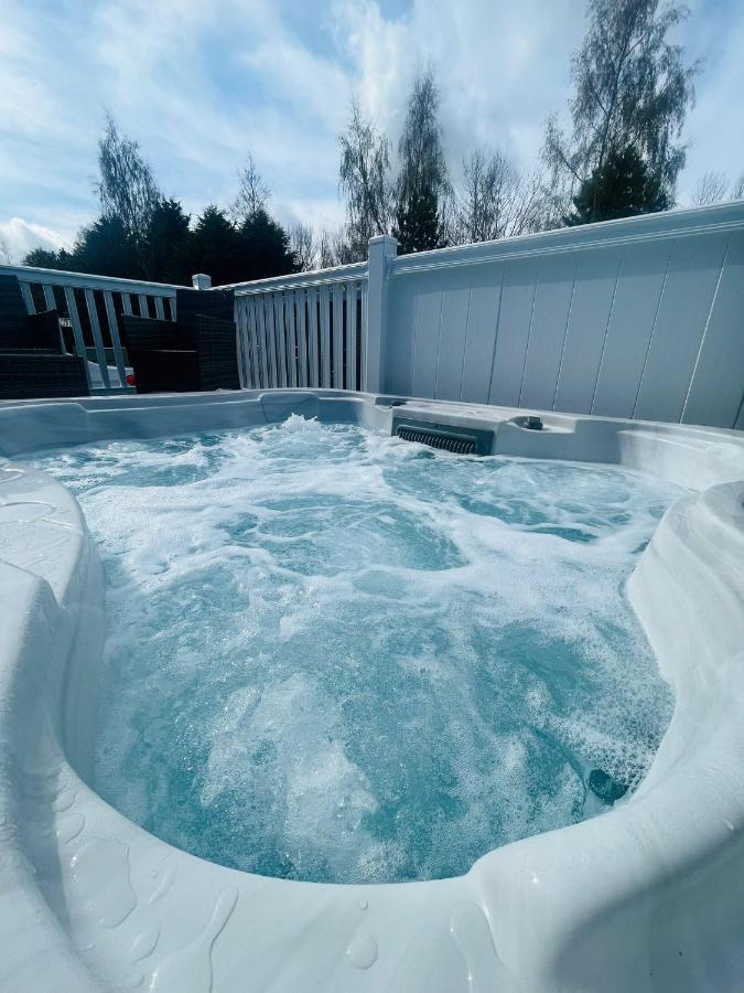 Evergreen Lodge With Hot Tub York Buitenkant foto